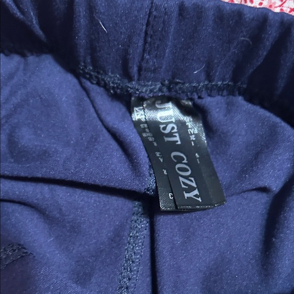 Just Cozy Navy Leggings. M/L. Size 6-12 stretch. Poly/ spandex. - Picture 8 of 9
